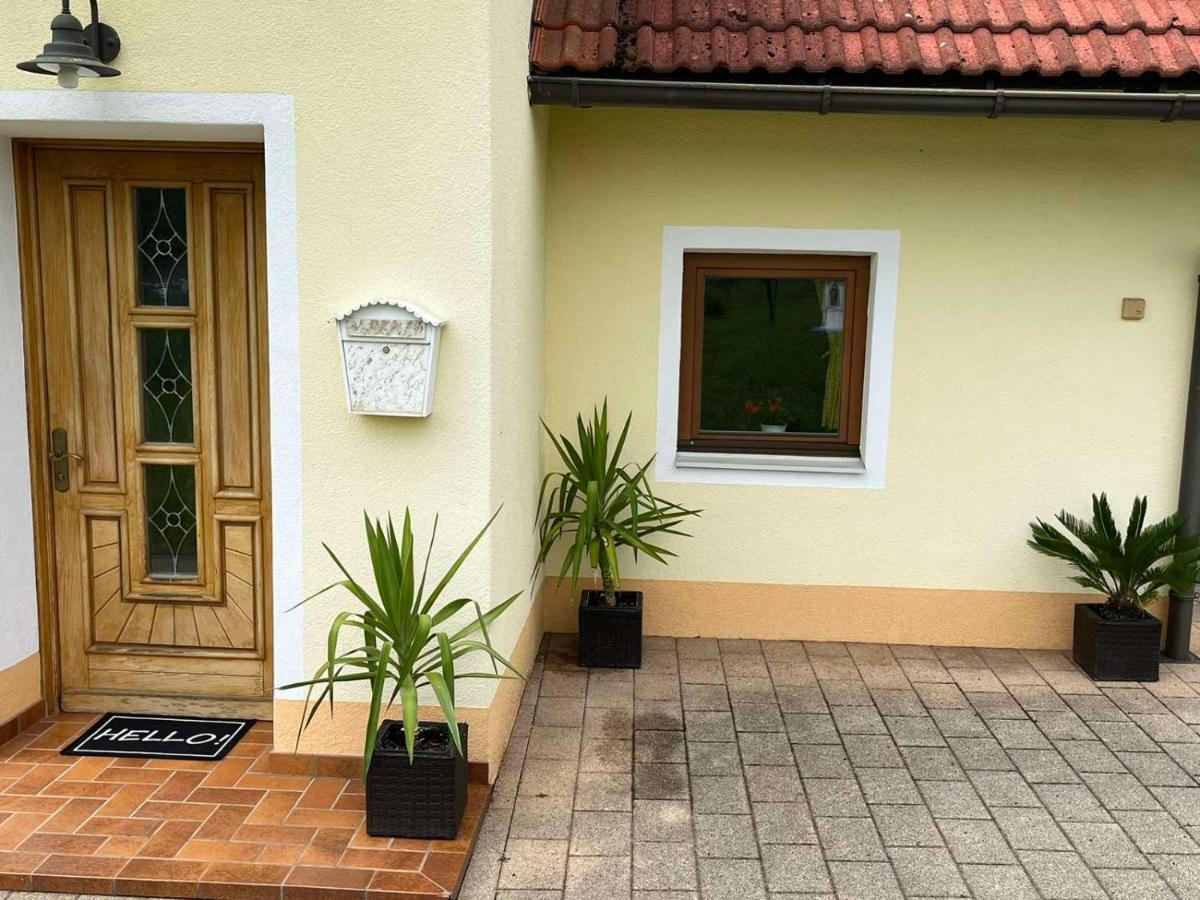 Charmantes Ferienhaus in bester Lage Keutschach am See Exterior foto